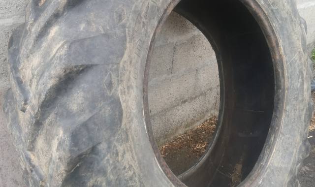 Outillage pneu de tracteur