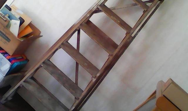 Outillage escabeau en bois