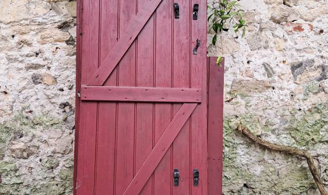 Outillage volets bois rouge