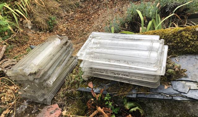 Outillage tuiles transparentes pour toiture