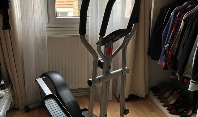 Sport je donne vélo elliptique qui fonctionne parfaitement avec compteur (temps distan