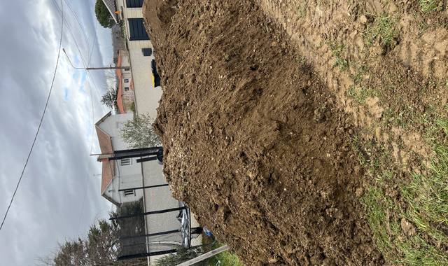 Terre et gravats terre végétale