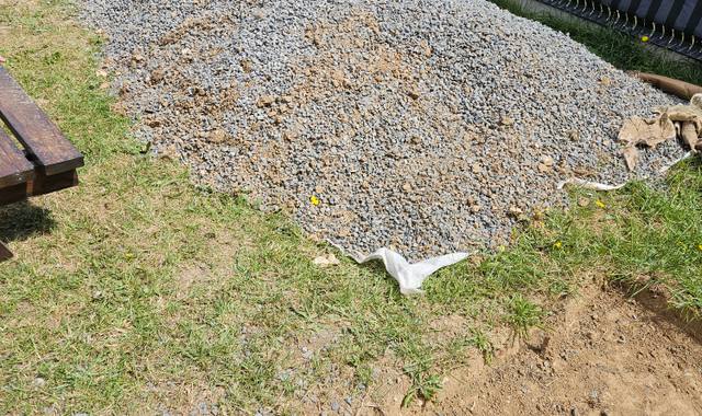 Terre et gravats gravier pour beton