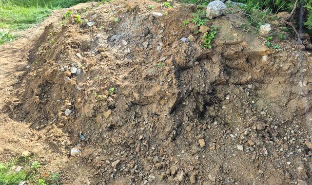 Terre et gravats 4m3 de terre pour remblais