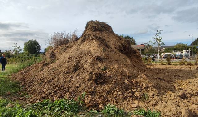 Terre et gravats donné terre en provenance d'un ancien terrain agricole