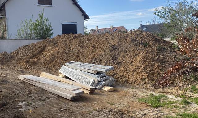 Terre et gravats terre à donner