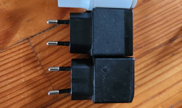 Téléphonie, Internet chargeur divers et cable téléphones
