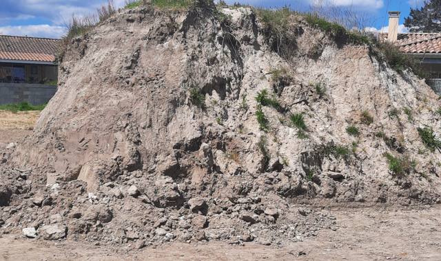 Terre et gravats terre de remblais