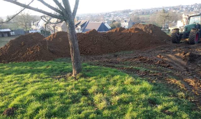 Terre et gravats terre à donner