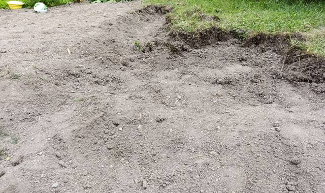 Terre et gravats terre de jardin. 2m3