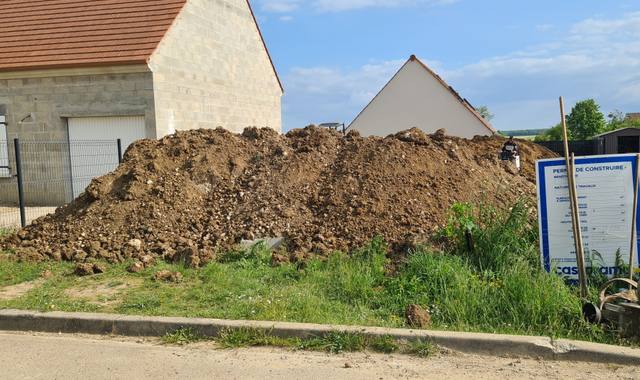 Terre et gravats de la terre