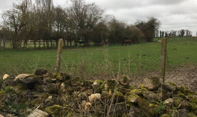 Terre et gravats pierres pour remblais