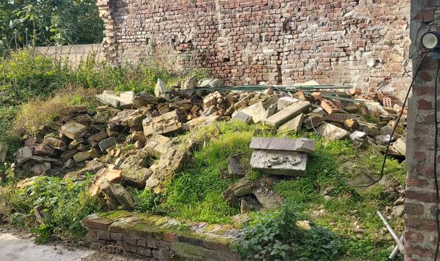 Terre et gravats donne