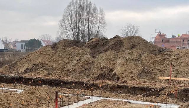 Terre et gravats terre à donner