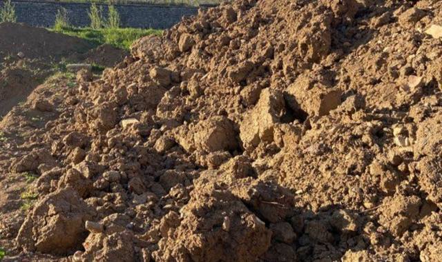 Terre et gravats terre végétale