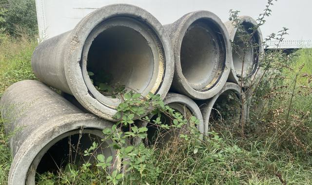 Terre et gravats buses canalisations