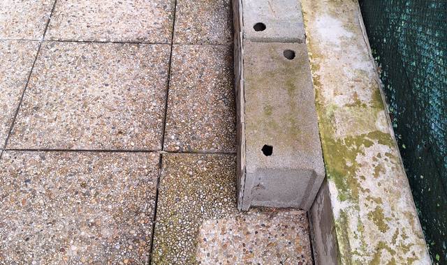 Terre et gravats 18 moellons