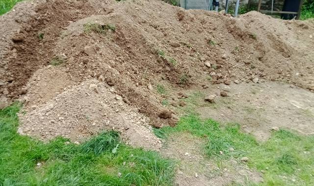 Terre et gravats 7 M3 de terre sableuse