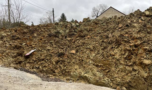 Terre et gravats terre argileuse pour construction