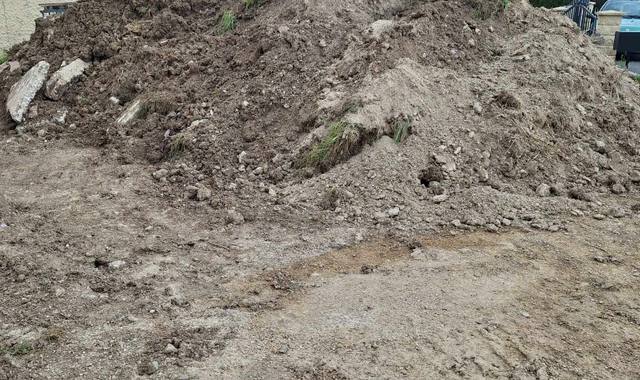 Terre et gravats terre de remblai