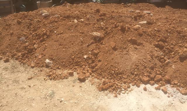 Terre et gravats terre de rembai