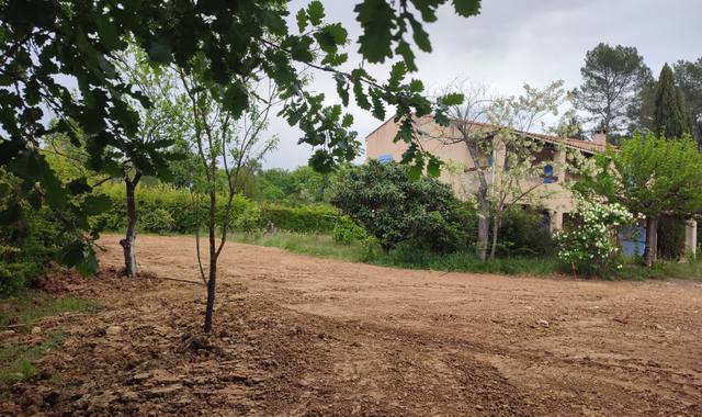 Terre et gravats terre végétale