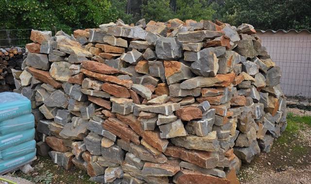 Terre et gravats Pierres