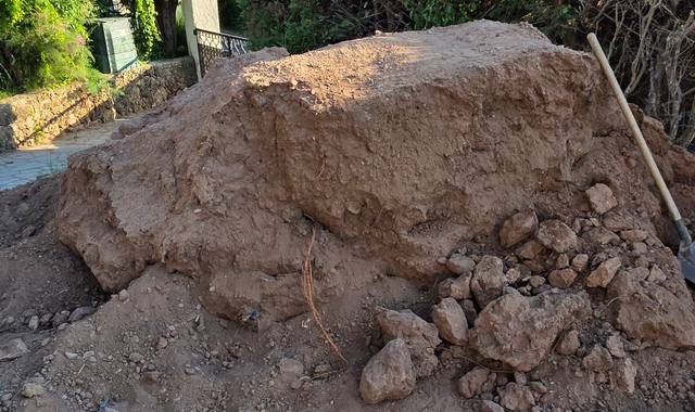 Terre et gravats terre végétale