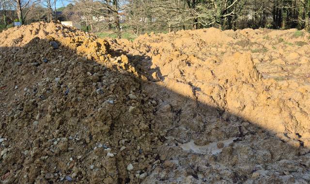 Terre et gravats terre de remblais