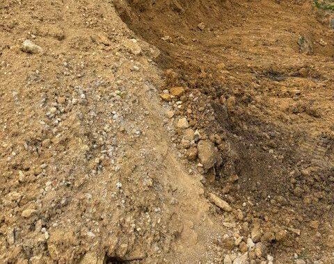 Terre et gravats terre de remblai issue de terrassement