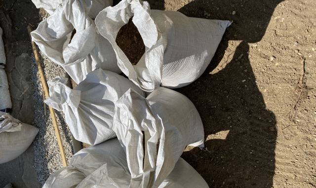Terre et gravats sac de terre