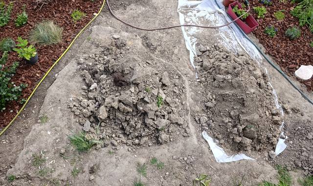 Terre et gravats Terre végétale et de remblais suite à terrassement
