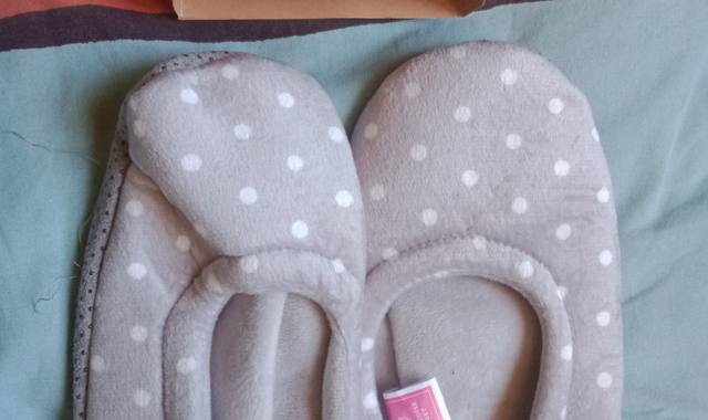 Vêtements chaussons neufs Françoise Saget