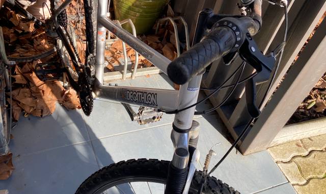 Vélo vTT  décathlon taille M