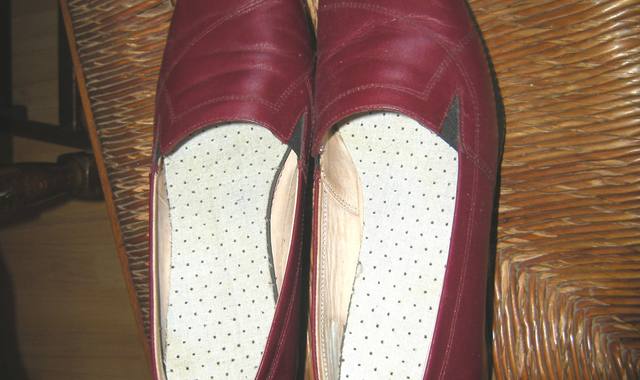 Vêtements paire de chaussures pointure 38