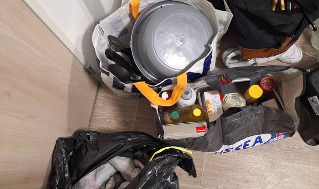 Vêtements produits alimentaires et vêtements