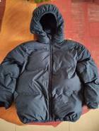 Vêtements doudoune+1 paire basket