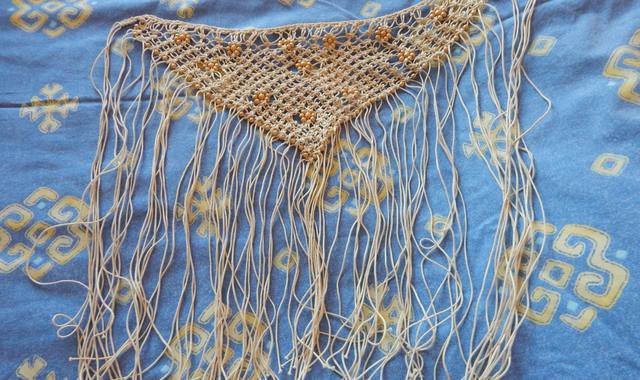 Vêtements paréo en paille