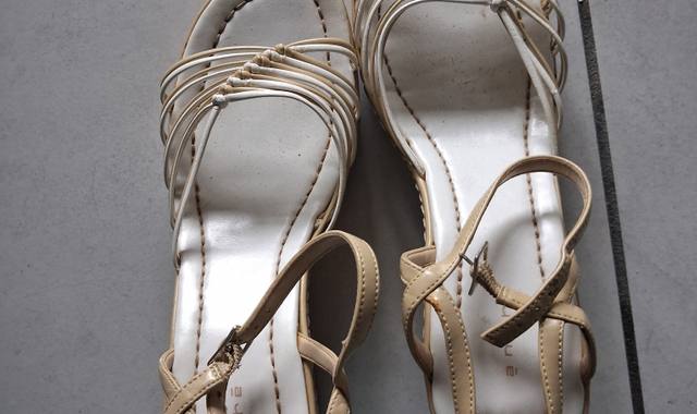 Vêtements chaussures ete