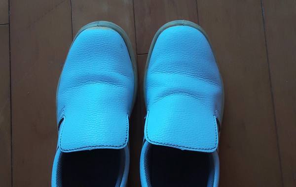Vêtements chaussures de cuisine femme pointure 39 + Gant anti coupures ambidextre T7/7,5
