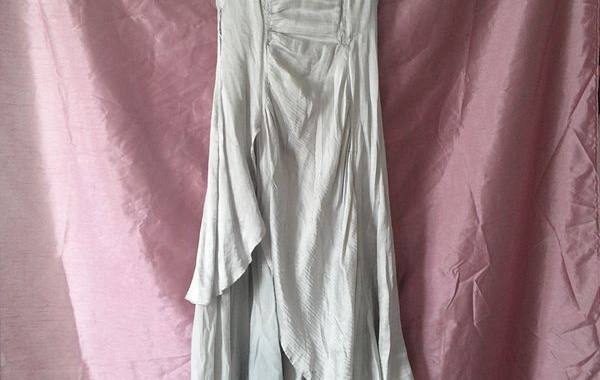 Vêtements robe blanche T 42 pour  halloween ou du shooting urbex