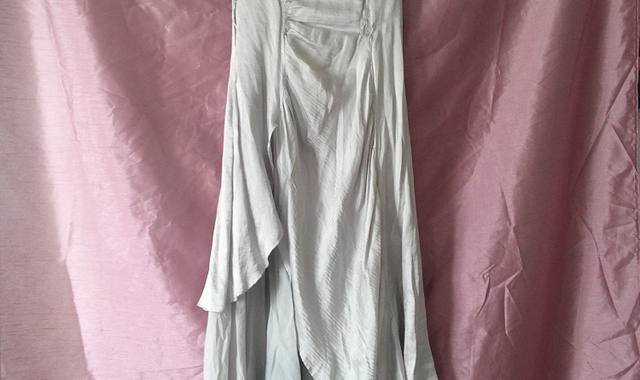 Vêtements robe pour  servir de griffoir pour chat