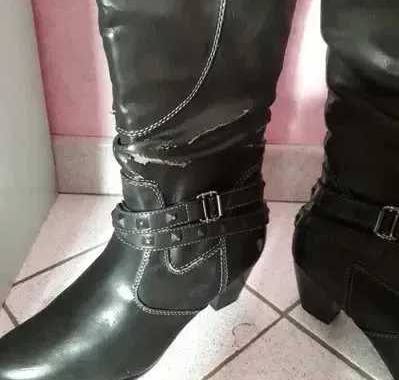 Vêtements bottes T39