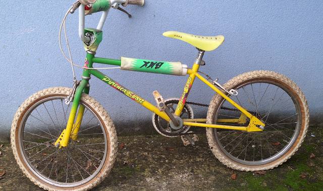 Vélo vélo enfant en bon état.