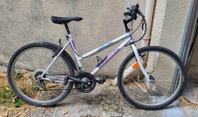 Vélo vélo VTC femme