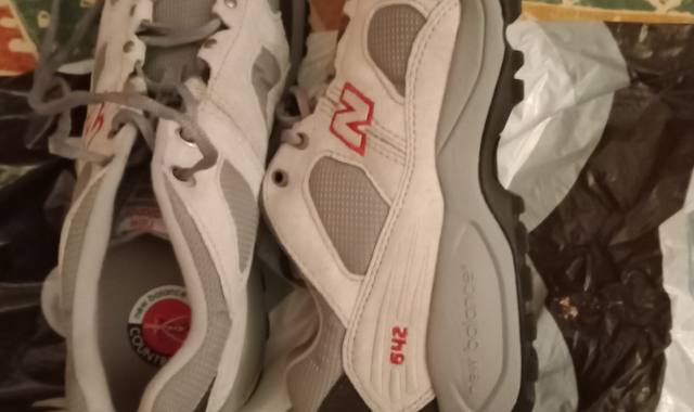 Vêtements baskets New Balance P. 42