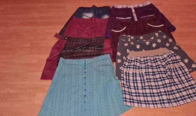 Vêtements je donne 8 Jupes