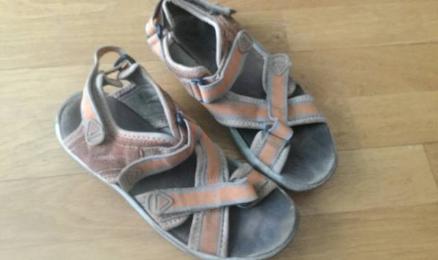 Vêtements sandales de marche Quechua