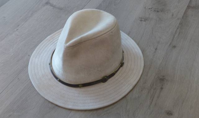 Vêtements chapeau
