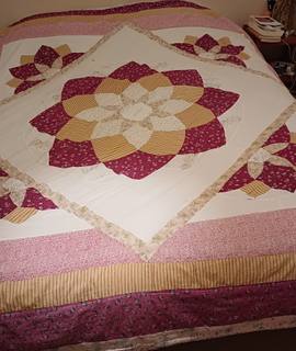 Accessoires pour animaux un Boutis, 2 oreillers, un vieux pull